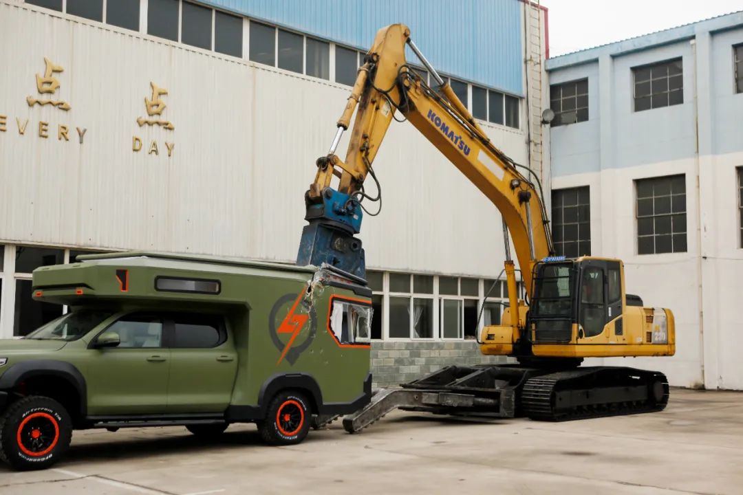 砸掉山海炮旅居車，覽眾房車究竟在搞什么？